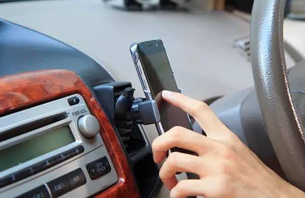 AED 800 Fine Even If Your Phone Is Mounted